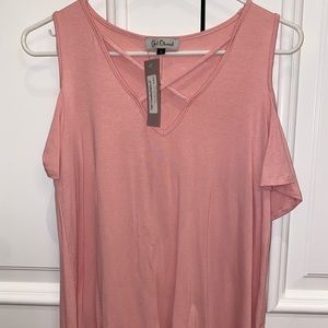 Pack of 2 tops, pink and black, V neck.